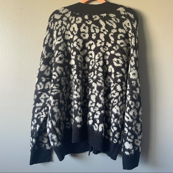 Universal Thread Leopard Cheetah Animal Print Cardigan - Picture 2 of 4